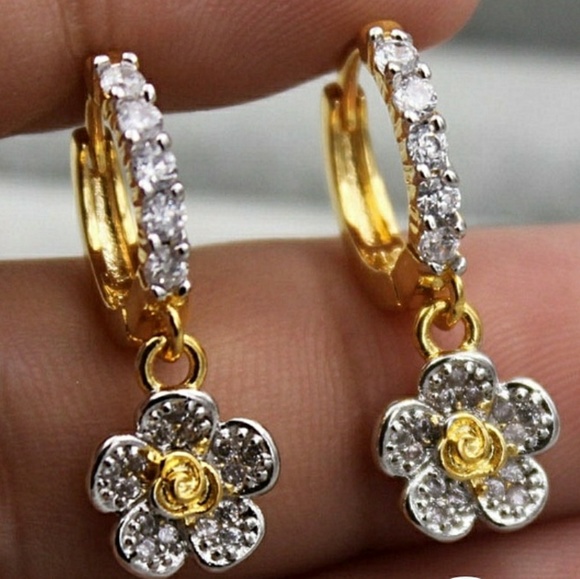 unk Jewelry - 18 Yellow Gold Plated Earrings/ Topaz